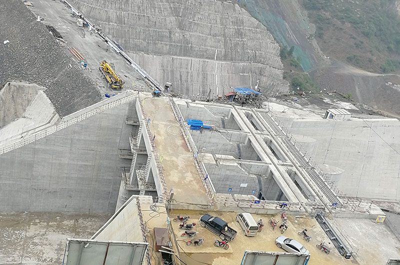 半球閥，補償器